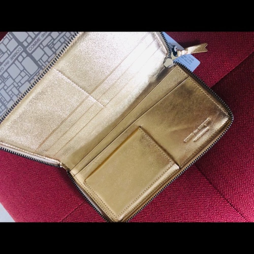 SOLD! Comme des Garcons Embossed Gold Long Wallet - Picture 6 of 10